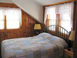 Beachside Queen Bedroom<br>(in wing)