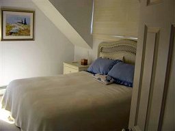 Upstairs Queen/Twin Bedroom